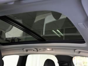 Volvo XC60 B5 AWD Plus Dark - Image 5
