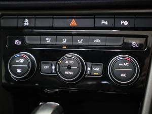 Volkswagen T-Roc 2.0TSI 140kW 4Motion Design - Image 18