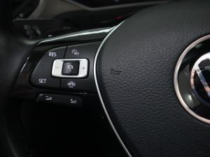 Volkswagen T-Roc 2.0TSI 140kW 4Motion Design - Image 21