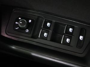 Volkswagen T-Roc 2.0TSI 140kW 4Motion Design - Image 27