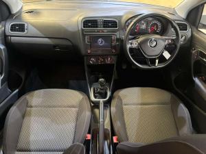 Volkswagen Polo sedan 1.4 Comfortline - Image 12