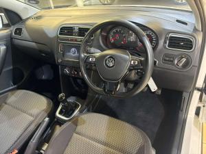 Volkswagen Polo sedan 1.4 Comfortline - Image 14