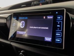 Toyota Hilux 4.0 V6 Raider 4X4 automaticD/C - Image 11