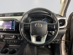 Toyota Hilux 4.0 V6 Raider 4X4 automaticD/C - Image 14
