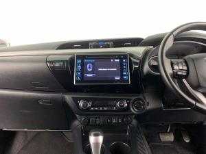 Toyota Hilux 4.0 V6 Raider 4X4 automaticD/C - Image 16