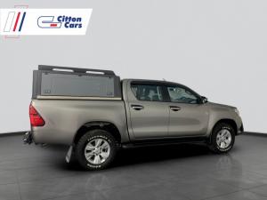 Toyota Hilux 4.0 V6 Raider 4X4 automaticD/C - Image 4