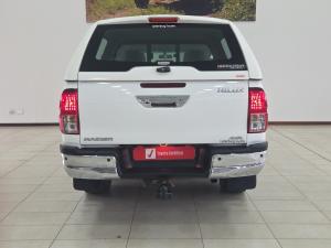 Toyota Hilux 2.4GD-6 double cab 4x4 Raider manual - Image 5