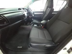 Toyota Hilux 2.4GD-6 double cab 4x4 Raider manual - Image 7