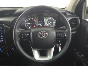 Toyota Hilux 2.4GD-6 double cab 4x4 Raider manual - Image 8