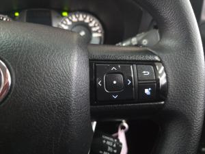 Toyota Hilux 2.4GD-6 double cab 4x4 Raider manual - Image 10