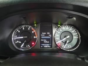 Toyota Hilux 2.4GD-6 double cab 4x4 Raider manual - Image 11