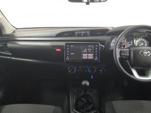 Toyota Hilux 2.4GD-6 double cab 4x4 Raider manual - Image 15