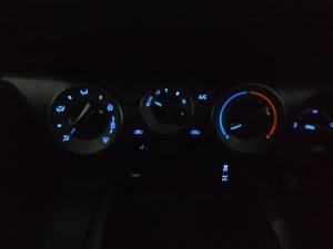Toyota Hilux 2.4GD-6 double cab 4x4 Raider manual - Image 16