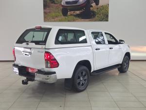 Toyota Hilux 2.4GD-6 double cab 4x4 Raider manual - Image 2