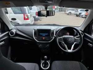 Toyota Vitz 1.0 XR manual - Image 6