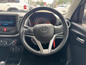 Toyota Vitz 1.0 XR manual - Image 8