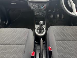 Toyota Vitz 1.0 XR manual - Image 11