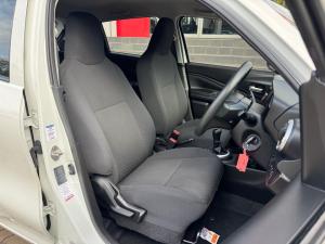 Toyota Vitz 1.0 XR manual - Image 15