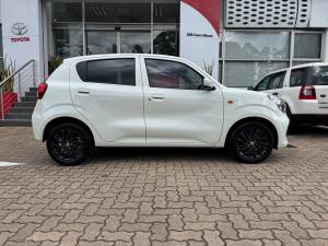Toyota Vitz 1.0 XR manual - Image 3