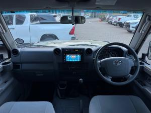 Toyota Land Cruiser 79 4.5D-4D V8 double cab LX - Image 6