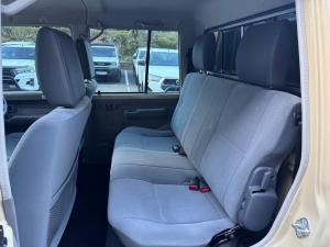 Toyota Land Cruiser 79 4.5D-4D V8 double cab LX - Image 14