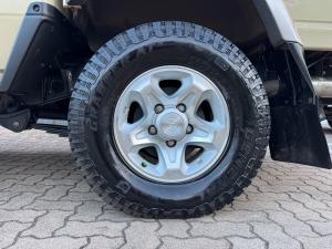 Toyota Land Cruiser 79 4.5D-4D V8 double cab LX - Image 15