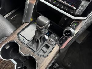 Toyota Land Cruiser 300 3.3D ZX - Image 12