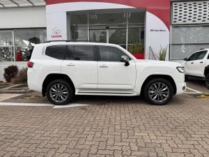 Toyota Land Cruiser 300 3.3D ZX - Image 3