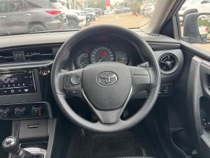 Toyota Corolla Quest 1.8 Plus manual - Image 8