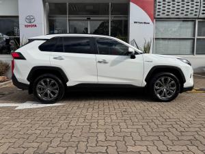 Toyota RAV4 2.5 Hybrid VX E-Four - Image 3