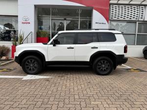 Toyota Land Cruiser Prado 2.8GD VX-R - Image 24