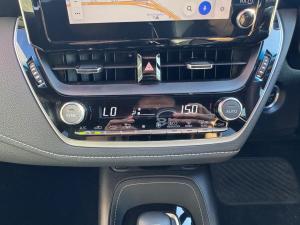 Toyota Corolla hatch 1.8 Hybrid XR - Image 15