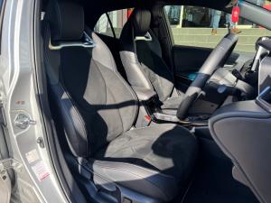 Toyota Corolla hatch 1.8 Hybrid XR - Image 16