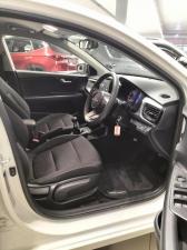 Kia Rio hatch 1.2 LS - Image 12