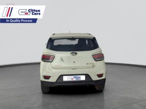 Mahindra KUV 100 1.2 K2+ NXT - Image 4