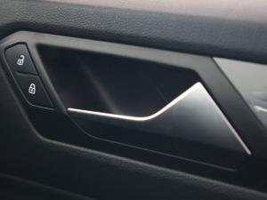 Volkswagen T-Roc 2.0TSI 140kW 4Motion R-Line - Image 28