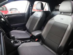 Volkswagen T-Roc 2.0TSI 140kW 4Motion R-Line - Image 29