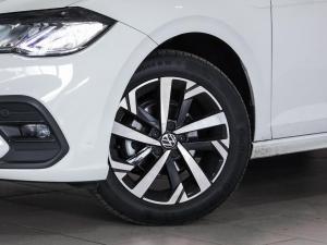 Volkswagen Polo hatch 1.0TSI Life manual - Image 4