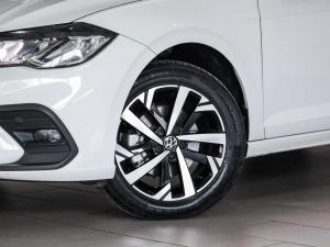 Volkswagen Polo hatch 1.0TSI Life auto - Image 3