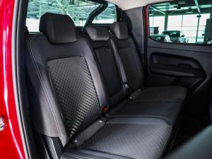 Volkswagen Amarok 2.0TDI double cab Life 4Motion auto - Image 16
