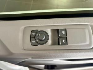 Volkswagen Transporter 2.0TDI Kombi SWB Basic - Image 11
