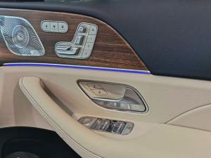 Mercedes-Benz GLS GLS450d 4Matic - Image 10