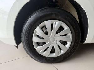Suzuki Swift 1.2 GL - Image 10