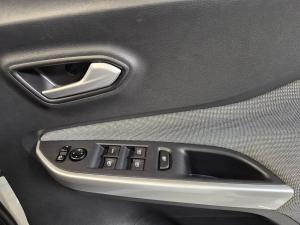 Nissan Magnite 1.0 Visia auto - Image 19