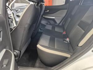 Nissan Magnite 1.0 Visia auto - Image 24