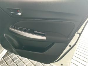 Suzuki Swift 1.2 GLX auto - Image 12