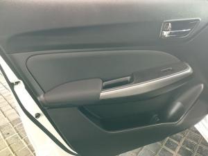 Suzuki Swift 1.2 GLX auto - Image 13