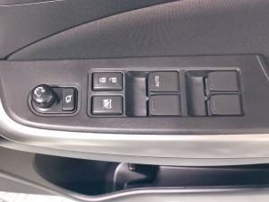Suzuki Swift 1.2 GLX auto - Image 24