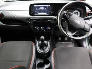 Hyundai Grand i10 1.0 Premium hatch - Image 11