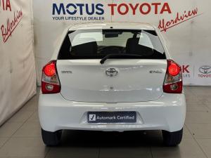 Toyota Etios hatch 1.5 Xi - Image 5